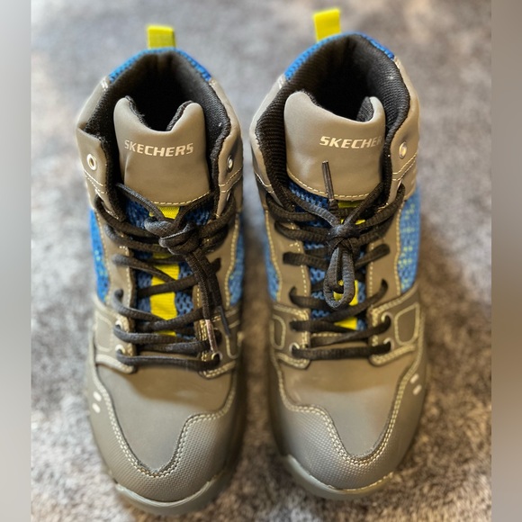 Skechers boys size 6 - Picture 2 of 8